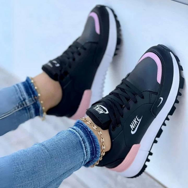 MB⎥Nike Sneakers